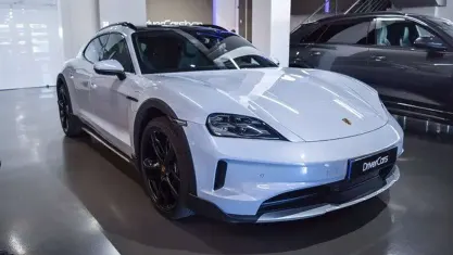 Usado Porsche Taycan Cross Turismo 439 kW (598 CV) 2025 Gris Familiar