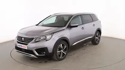 Usado Peugeot 5008 Allure 130 CV (95 kW) 2019 Gris SUV