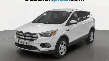 Usado Ford Kuga Trend 150 CV (110 kW) 2017 Blanco SUV
