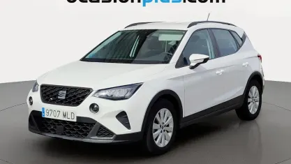 Usado Seat Arona Style 90 CV (66 kW) 2023 Blanco SUV