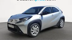 Usado 2024 Toyota Aygo Play Utilitario | 13.719 € (Precio justo)