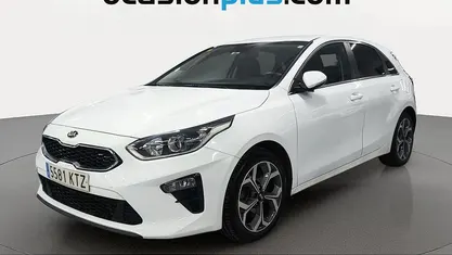 Usado Kia Ceed 120 CV (88 kW) 2019 Blanco Utilitario