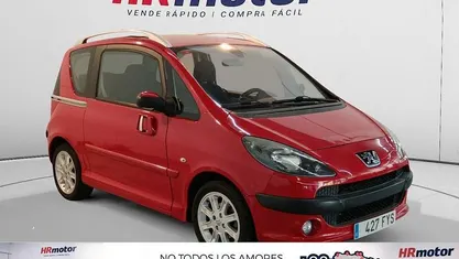 Usado Peugeot 1007 70 CV (51 kW) 2007 Rojo Monovolumen