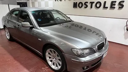 Usado BMW 750 367 CV (269 kW) 2006 Gris Berlina