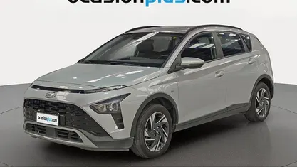 Usado Hyundai Bayon 100 CV (73 kW) 2022 Gris plata SUV