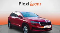 Rojo Usado 2023 Skoda Karoq Ambition SUV | 19.890 € (Buen precio)