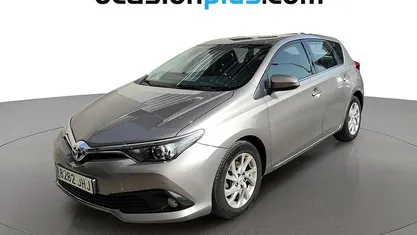 Usado Toyota Auris Active 116 CV (85 kW) 2015 Marrón Utilitario