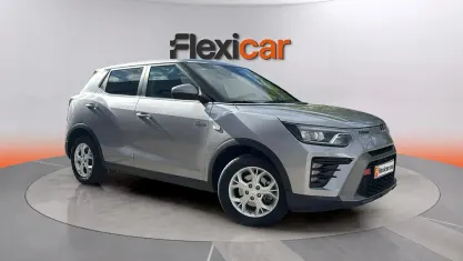 Usado SsangYong Tivoli 135 HP (99 kW) 2024 Cinzento SUV