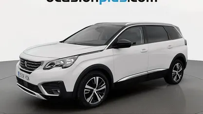 Usado Peugeot 5008 Allure 120 CV (88 kW) 2017 Blanco SUV