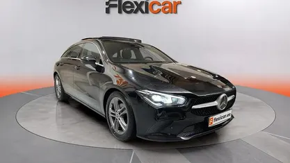 Usado Mercedes CLA180 Shooting Brake 137 CV (100 kW) 2020 Negro Familiar