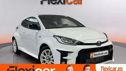 Blanco Usado 2022 Toyota Yaris Utilitario | 32.890 € (Precio justo)