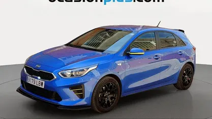 Usado Kia Ceed 101 CV (74 kW) 2019 Azul Utilitario