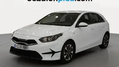 Usado Kia Ceed 101 CV (74 kW) 2025 Blanco Utilitario