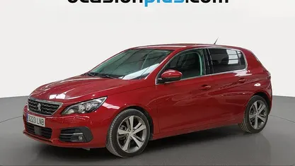 Usado Peugeot 308 Allure 100 CV (73 kW) 2021 Rojo Utilitario