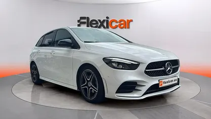 Usado Mercedes B200 150 CV (110 kW) 2023 Blanco Monovolumen