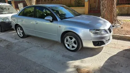 Usado Seat Exeo Style 120 CV (88 kW) 2010 Gris Familiar