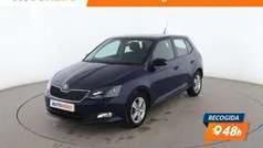 Azul Usado 2016 Skoda Fabia Ambition Berlina | 10.499 € (Precio justo)