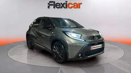 Usado Toyota Aygo X 72 CV (52 kW) 2023 Gris SUV