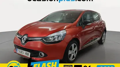 Usado Renault Clio IV Dynamique 90 CV (66 kW) 2012 Rojo Utilitario