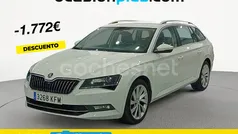 Blanco Usado 2017 Skoda Superb Style Familiar | 19.500 € (Buen precio)