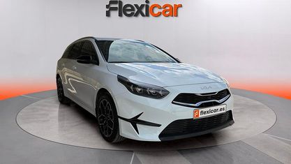 Usado Kia Ceed Style 101 CV (74 kW) 2025 Blanco Utilitario