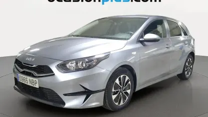 Usado Kia Ceed 101 CV (74 kW) 2025 Gris plata Utilitario