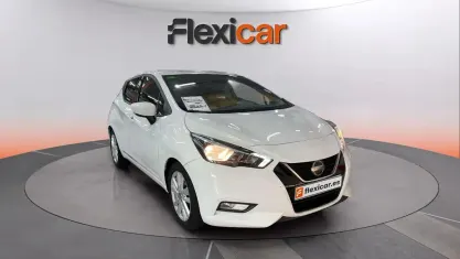 Używany Nissan Micra Acenta 100 KM (73 kW) 2019 Biały Hatchback