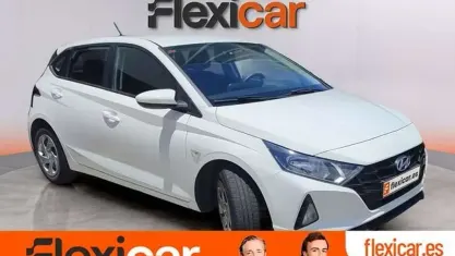 Usado Hyundai i20 84 CV (61 kW) 2021 Blanco Utilitario