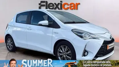 Usado Toyota Yaris Hybrid Active 100 CV (73 kW) 2019 Blanco Utilitario