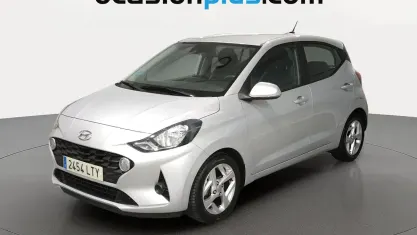 Usado Hyundai i10 67 CV (49 kW) 2021 Gris plata Utilitario