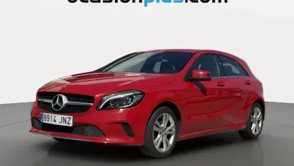 Usado Mercedes A180 Style 109 CV (80 kW) 2016 Rojo Utilitario