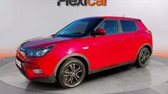 Rojo Usado 2017 Ssangyong (KGM) Tivoli SUV | 9490 € (Precio justo)