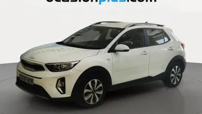 Usado Kia Stonic 100 CV (73 kW) 2024 Blanco SUV