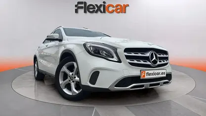 Käytetty Mercedes GLA180 Urban 122 HP (89 kW) 2017 Valkoinen Katumaasturi