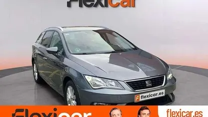 Usado Seat Leon ST Style 110 CV (80 kW) 2018 Gris Familiar