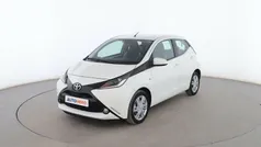 Blanco Usado 2017 Toyota Aygo X-play Utilitario | 11.799 € (Precio justo)