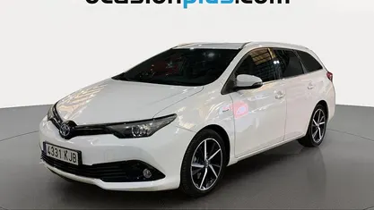 Usado Toyota Auris Edition 136 CV (100 kW) 2018 Blanco Familiar