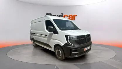 Usado Renault Master 130 CV (95 kW) 2024 Blanco Monovolumen