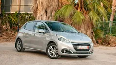 Gris / plata Usado 2016 Peugeot 208 Active Utilitario | 8000 € (Precio justo)