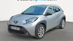 Gris Usado 2024 Toyota Aygo Play Utilitario | 13.628 € (Precio justo)