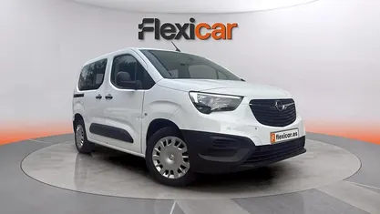 Usado Opel Combo Selective 102 CV (75 kW) 2020 Blanco Monovolumen