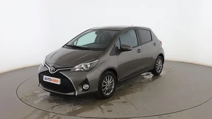 Usado Toyota Yaris Active 100 CV (73 kW) 2016 Gris Berlina