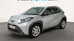 Gris Usado 2024 Toyota Aygo Play Utilitario | 14.137 € (Precio justo)