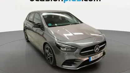 Usado Mercedes B200 AMG 150 CV (110 kW) 2021 Gris Utilitario