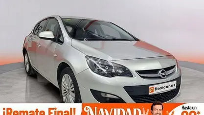 Usado 2015 Opel Astra Selective Berlina | 7490 € (Super precio)