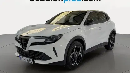 Używany Alfa Romeo GT Junior Edizione Speciale 136 KM (100 kW) 2025 Biały SUV