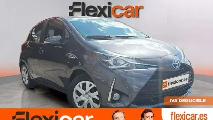 Usado Toyota Yaris Hybrid Business Edition 116 CV (85 kW) 2020 Gris Utilitario