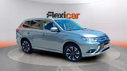 Usado Mitsubishi Outlander P-HEV 203 CV (149 kW) 2017 Gris SUV