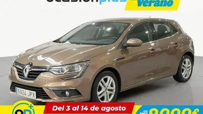 Usado Renault Mégane III Intens 130 CV (95 kW) 2016 Marrón Berlina