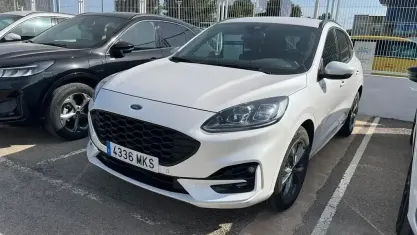 Usado Ford Kuga ST-Line X 190 CV (139 kW) 2023 Blanco SUV